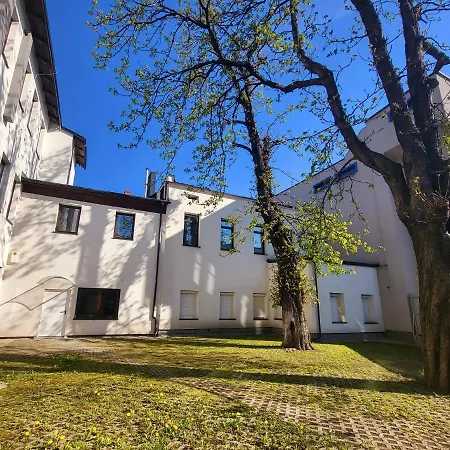 Bathelta Apartment